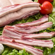 Costilla de Cerdo ((Con Cuero)) Sin Hueso Fileteada 1kg COD.184